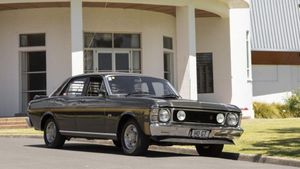 Ford Falcon Nets $414,000 At Auction