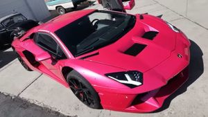 One-Off Liberty Walk Lamborghini Aventador Wows