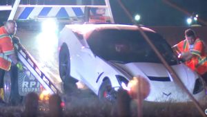 C7 Corvette Driver Leads Houston Police On Chase
