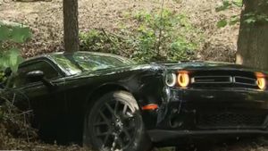 Dodge Challenger Leads North Carolina Police On 130 MPH Chase