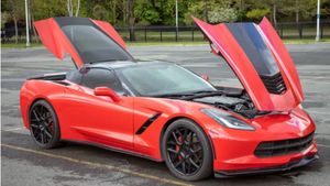 New York State Auctions C7 Corvette For A Bargain