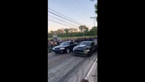 Street Racing Mustangs Take Out Power Pole