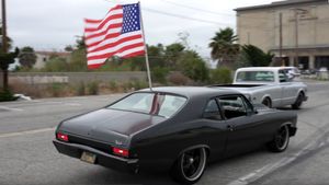 Los Angeles Cops Shut Down Classic Car Meet