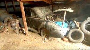 Pre-War Ford Barn Finds Will Make You Think