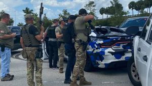 Florida Police Chase Down Suspect In Dodge Charger