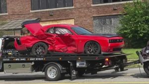 Stolen Dodge Challenger Crashes With Kids Inside