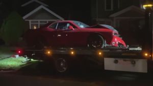 Detroit Police Officer Crashes Stolen Dodge Challenger