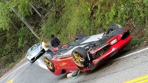 Ferrari Wrecks Out On Tail Of The Dragon