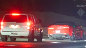 Chevy Camaro Breaks Down On California Interstate