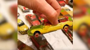 Jeremy Clarkson Shows Off His Childhood Diecast Cars