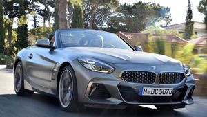 Teen Crashes Stolen BMW Z4