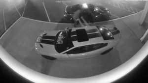 Thieves Use Hellcats To Ditch Indiana Cops