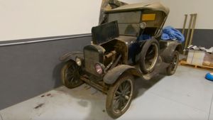 1924 Ford Model T Starts Up For First Time In Years