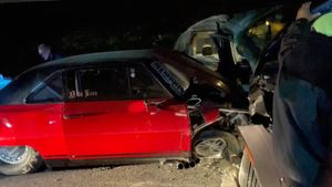 Street Outlaws Spouses Crash Into Each Other During Race
