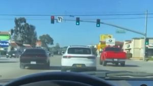 Dodge Challenger Driver Can’t Handle F-150 Acceleration