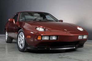 1985 Porsche 928S Is The Epitome Of Raw Driving Experience