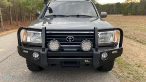 2000 Toyota Land Cruiser Is Great For Any Off-Roading Enthusiast