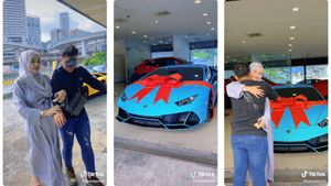 Wife Gifts Lamborghini Huracan Evo To Her Husband