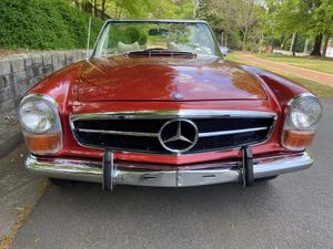 Restored 1970 Mercedes-Benz 280SL Is A Vintage Luxury Machine