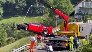 Ferrari F40 Crashes In Switzerland