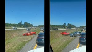 C8 Corvette Driver Tries A Shortcut