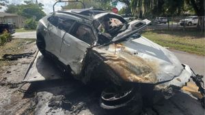 Lamborghini Urus Lands On Duplex Roof