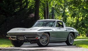 Mecum Selling Bloomington Gold 1963 Corvette Fuelie in Harrisburg This Weekend
