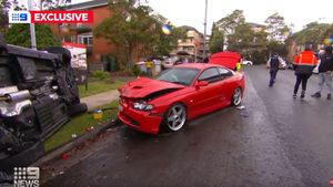 Australian Thieves Crash Stolen Muscle Car