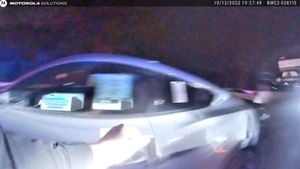 Shelby GT500 Thief Jumps From Bridge