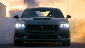 First 2024 Mustang GT, Hummer EV SUV To Auction