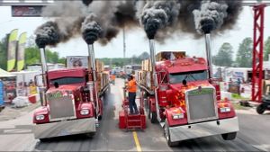 Drag Racing 140,000lb 18 Wheelers