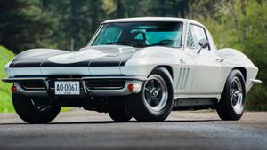 Big Block. Big Tank. Big Time Corvette Selling At Mecum Glendale