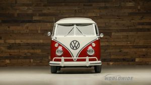 This 21-Window VW Bus Features Porsche Power and Is Fully Restored