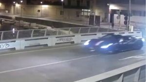 Formula One Driver Chases Thieves In His Ferrari