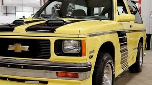 We Have A Serious Crush On This 1987 Chevrolet S-10 Blazer