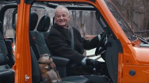 Bill Murray Drives Jeep Gladiator With Groundhog In Super Bowl Ad