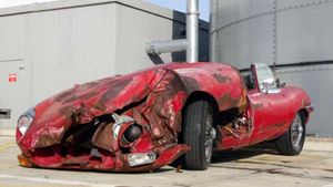 This Destroyed 1969 Jaguar XKE Roadster Is Still $21K!