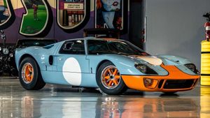 Race To This GT40 MKI With Gulf Livery