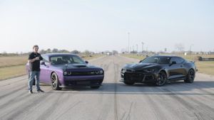 Dodge Challenger Hellcat Beats Chevrolet Camaro ZL1 In Roll Race