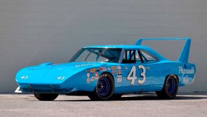 Richard Petty's Race-Winning 1970 Superbird Didn't Sell For $3.5M