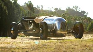 This 1948 Spurgin-Giovanine Roadster Is Hot Rod Royalty