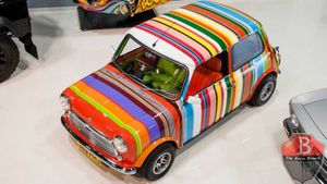 Reincarnated Paul Smith Replica Mini Is Very Tempting!