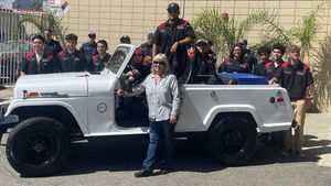 High Schoolers Restore Jeep For Family