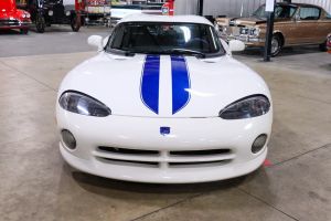 A 388-Mile 1996 Viper RT/10 Is Selling On Bring A Trailer