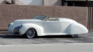 This Lincoln Zephyr Restomod Has A 350 Cubic-Inch Secret