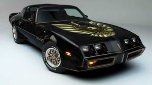 Burt Reynolds Saved This Last Pontiac Bandit Trans Am For You To Win