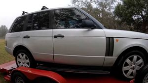 Guy Buys A Range Rover At Auction For $1,400