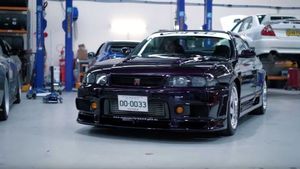 Nissan Skyline GT-R Nismo 400R Takes A Bath