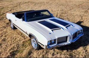 Be The Star of the Next Cruise-In With This Awesome Cutlass 442 Convertible Tribute