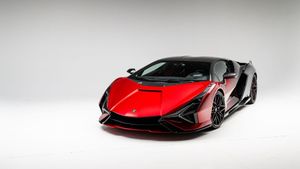 Electrifying Elegance: The 2021 Lamborghini Sián Enters the Supercar Scene